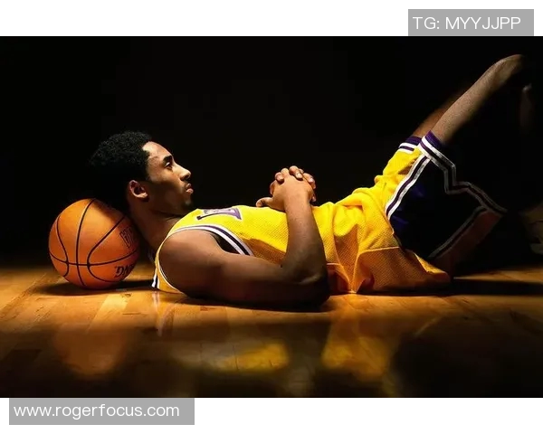 粤语解说带你深入了解足球明星的精彩瞬间与背后故事 粤语解说带你深入了解足球明星的精彩瞬间与背后故事