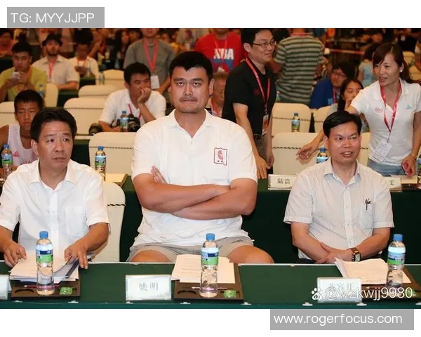 姚明与中国篮球的辉煌历程及其对年轻球员的激励作用